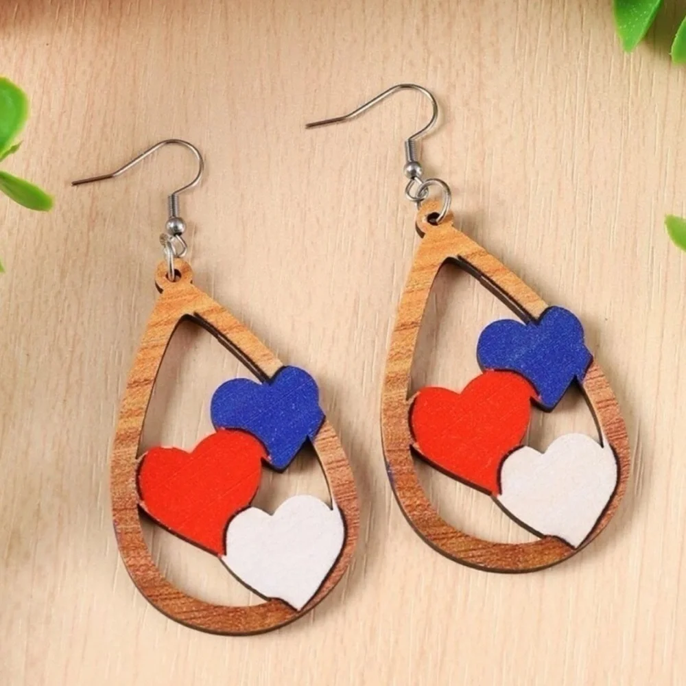 Patriotic Red White Blue Heart Earrings BRAND NEW - Picture 3 of 3